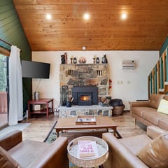 The Cozy Cabin-The Hideout