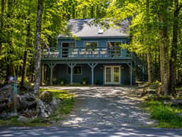 The Hideout Chalet | Huge Deck, Arcade & Fireplace - Image 3