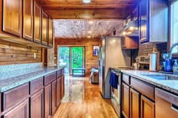 Up Cabin-The Hideout - Image 2