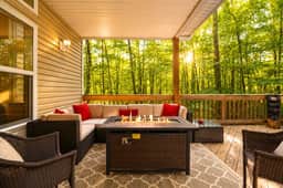 Powderhorn Ranch Luxury Masthope Retreat - Image 2