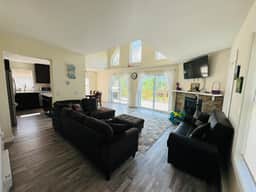 Lake Ariel Cottage-The Hideout - Image 2