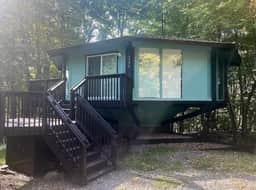 The Treehouse Retreat-The Hideout - Image 2