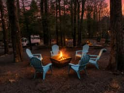 Lakella: Beach, Pool & Ski Retreat in the Hideout - Image 4
