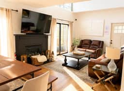 Lakella: Beach, Pool & Ski Retreat in the Hideout - Image 3