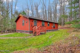 Little Red Hideout - Image 2