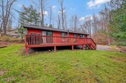 Little Red Hideout - Image 3