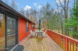 Little Red Hideout - Image 4