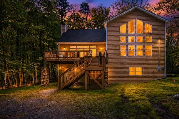 Powderhorn Ranch  Luxury Masthope Retreat - Image 1