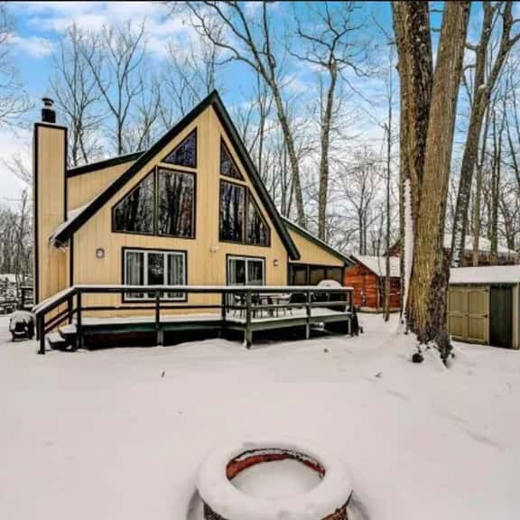 Pine Lodge-The Hideout - Image 1