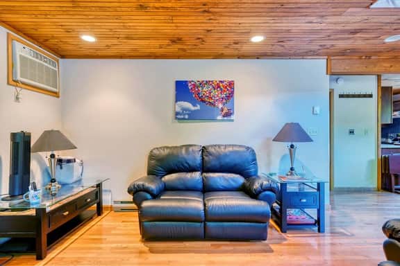 Up Cabin-The Hideout - Image 3