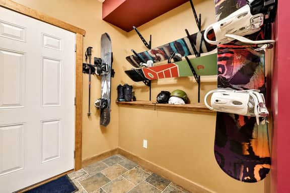 Powderhorn Ranch Luxury Masthope Retreat - Image 3