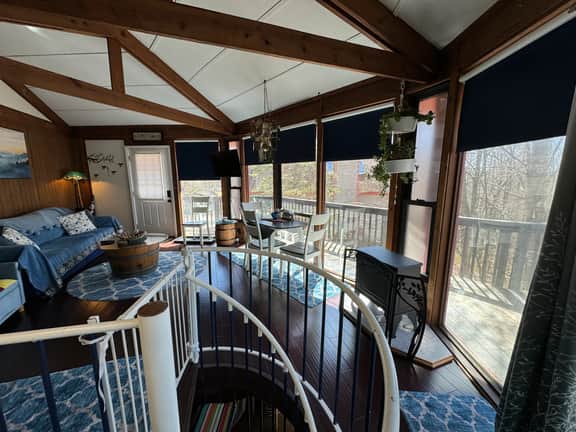 The Treehouse Retreat-The Hideout - Image 4