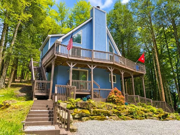 Brentwood Chalet | Sleeps 13 | The Hideout - Image 2