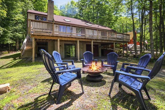 Pocono Retreat-The Hideout - Image 2