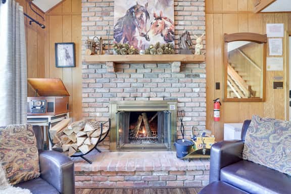 Pocono Retreat-The Hideout - Image 4