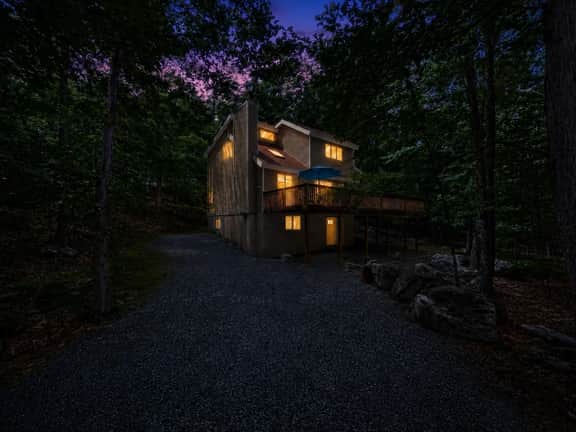 Cozy Masthope Escape | Hot Tub • Near Narrowsburg - Image 5