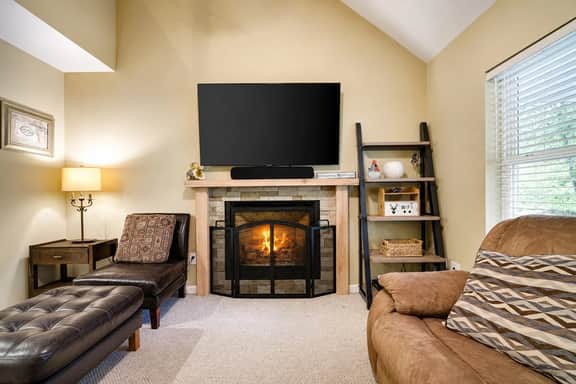 Serenity Cottage Deck, Game Room & Fire Pit near Narrowsburg - Image 5
