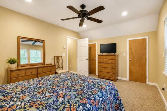 Serenity Cottage Deck, Game Room & Fire Pit near Narrowsburg - Image 4