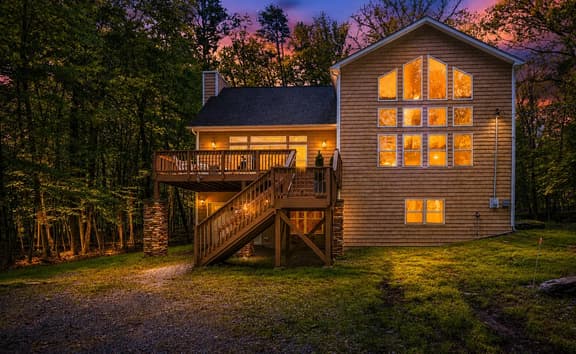 Powderhorn Ranch Luxury Masthope Retreat - Image 1