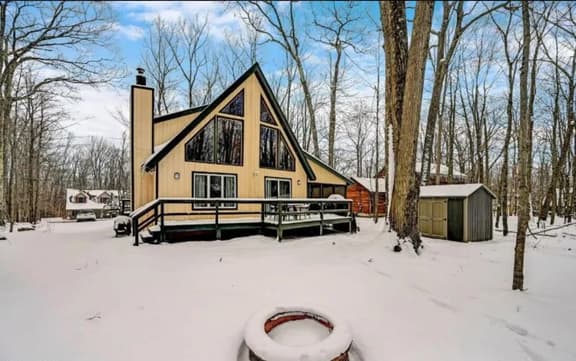 Pine Lodge-The Hideout - Image 1