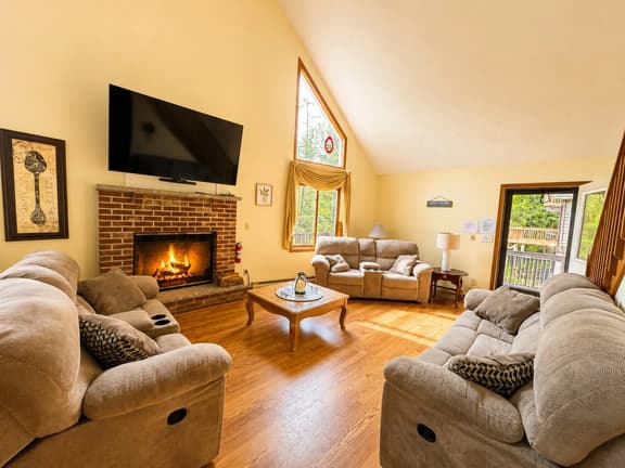 Brentwood Chalet | Sleeps 13 | The Hideout - Image 1