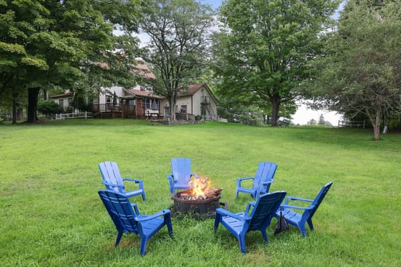 Pond View Hideaway - Image 1